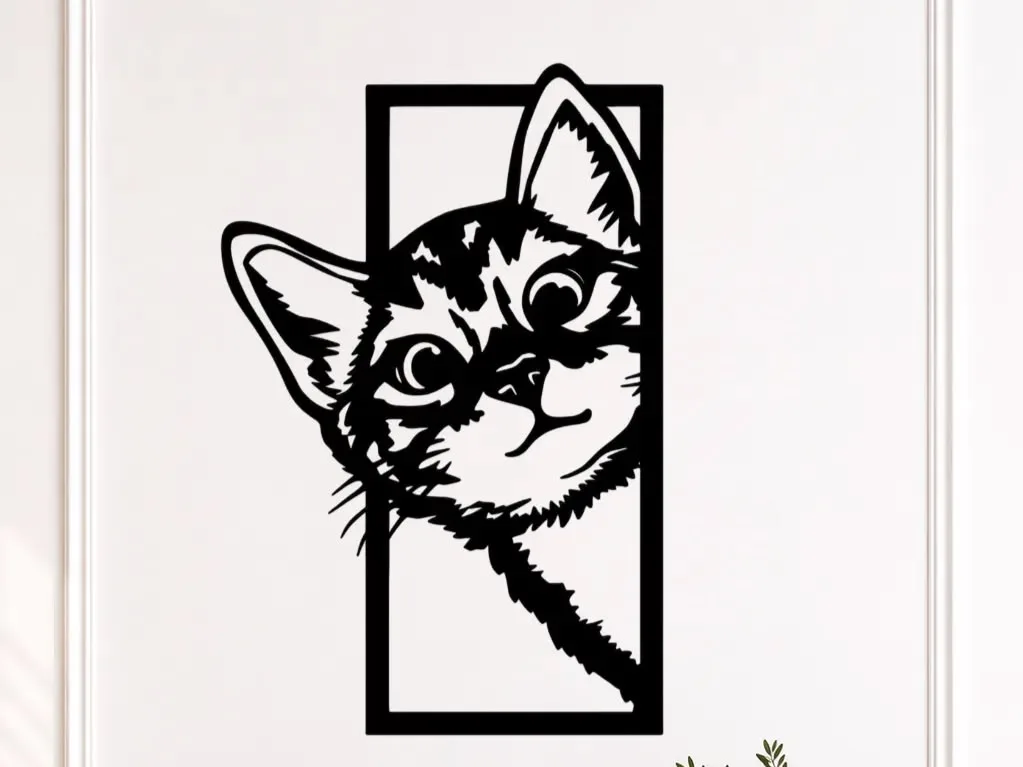 Tête de chat Curieuse