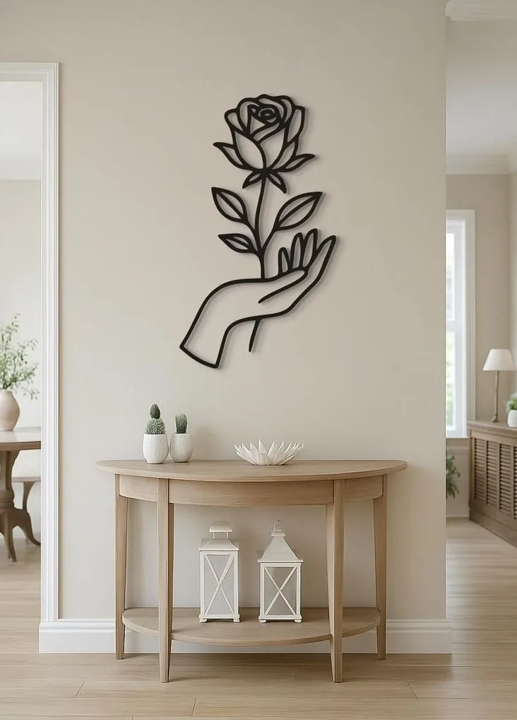 Main Tenant Rose Élégante