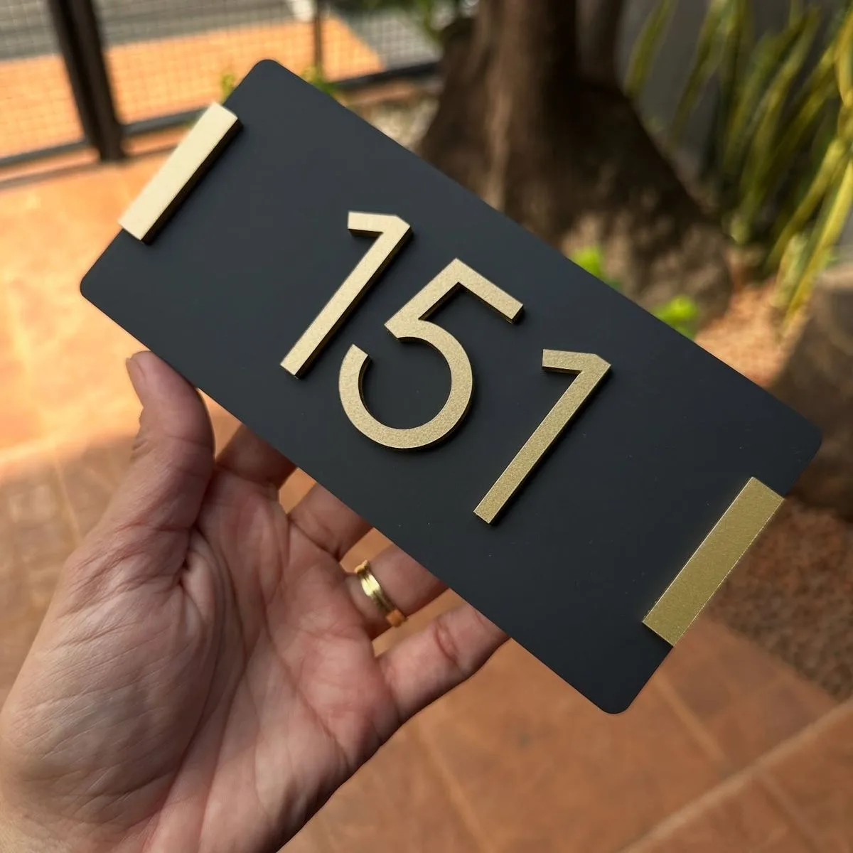Numéro de Maison Moderne 151